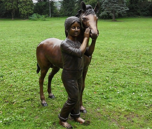 Kindje met paard brons