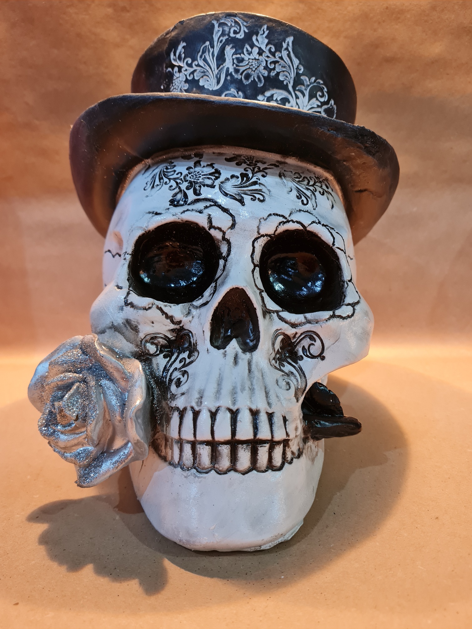 Skull wit zwarte hoed  €19.95