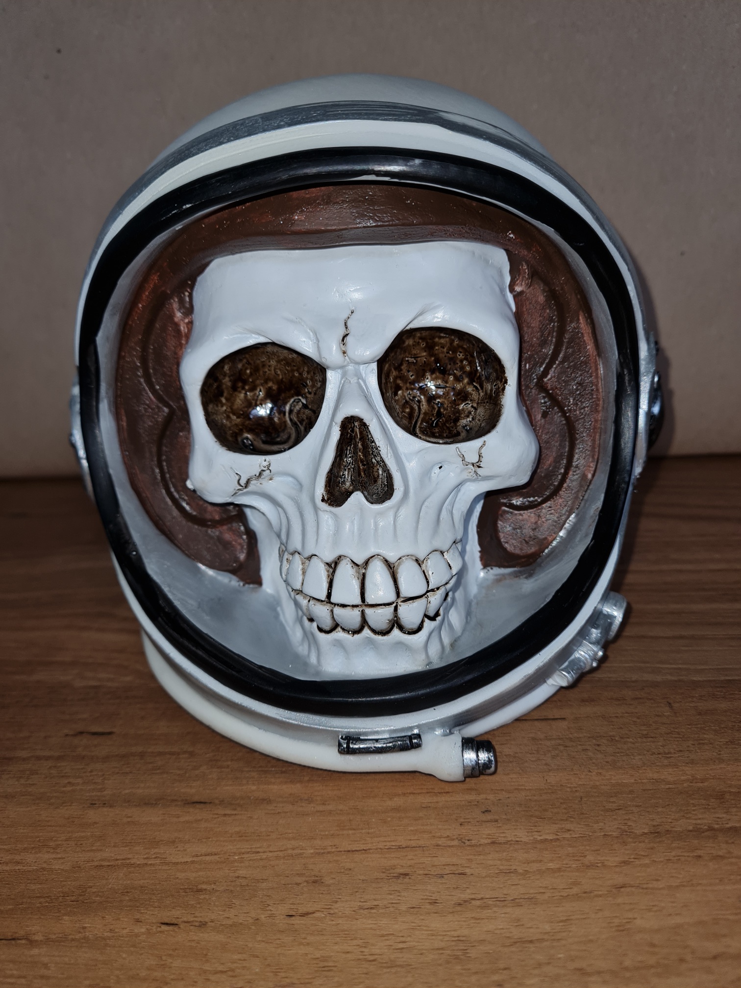skull helm astron €13.95